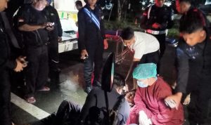 Respon Cepat, Tim Patroli Brimob Kaltim Evakuasi Tiga Korban Laka Lantas di Balikpapan Utara